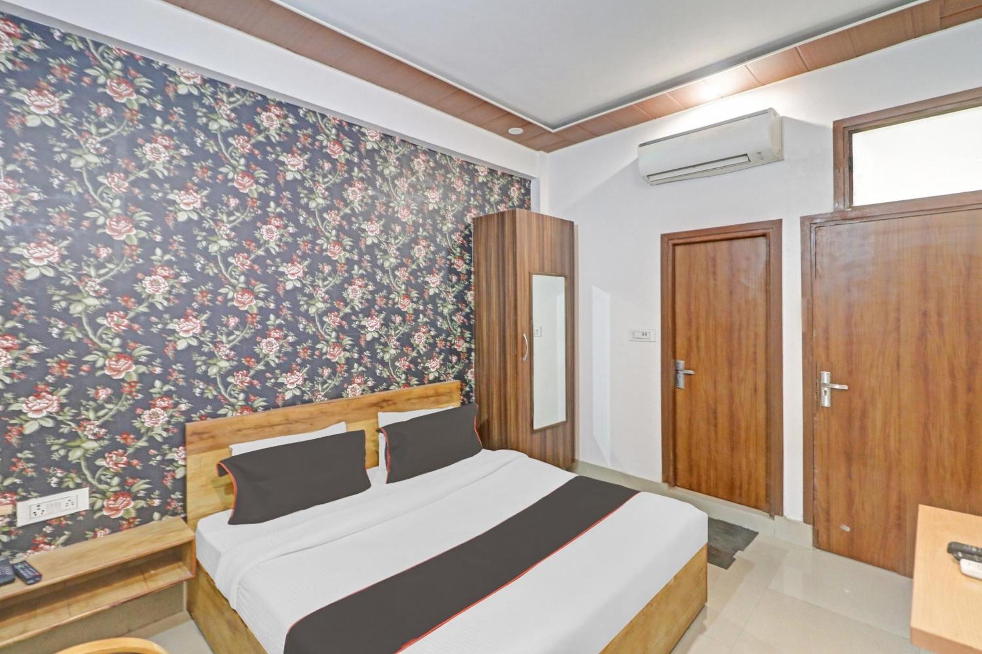 Hotel O Star Ki New Delhi Luaran gambar